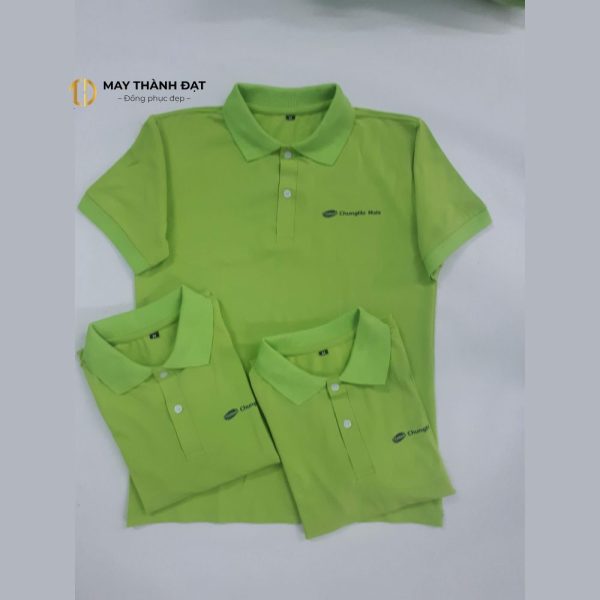 đồng phục áo polo màu xanh lá tươi trẻ, in logo sắc nét