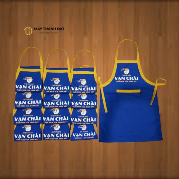 Bộ tạp dề in logo thương hiệu Vạn Chài – màu xanh phối vàng nổi bật