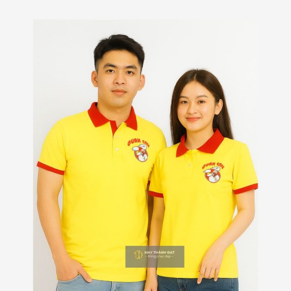 Áo phông đồng phục nhân viên quán ăn màu vàng phối đỏ tại Hà Nội