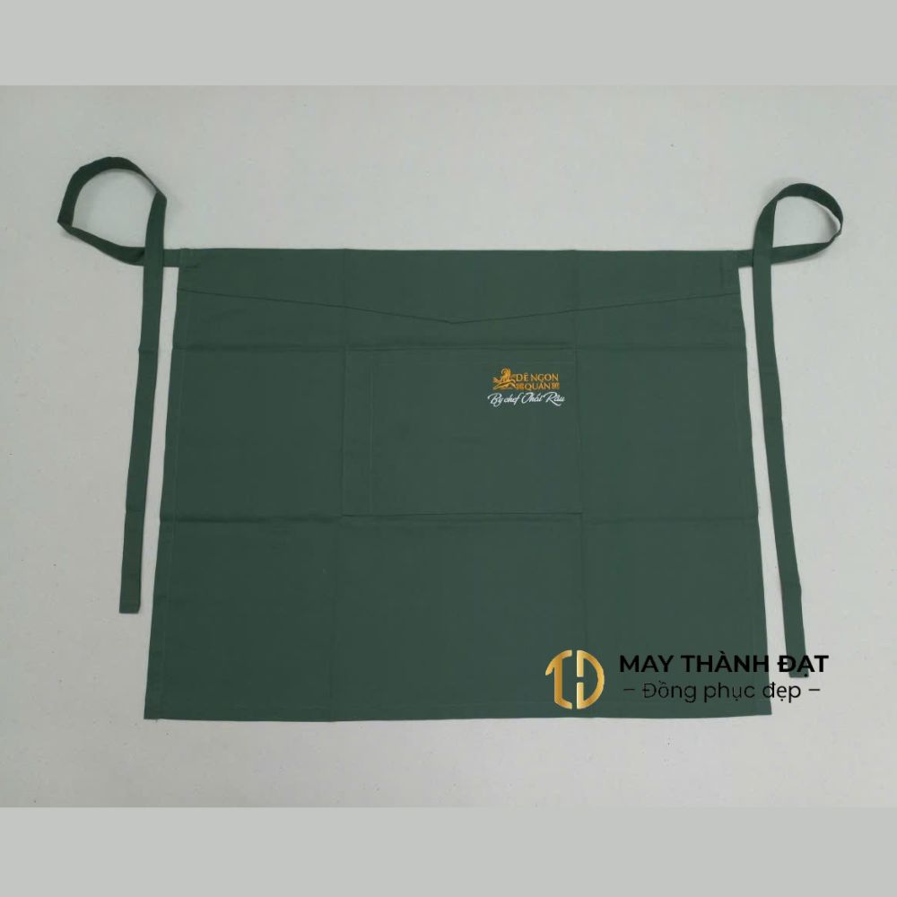 Tạp dề ngắn màu xanh thêu logo cho quán ăn tại Hà Nội