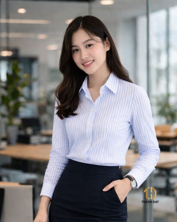 Áo sơ mi đồng phục nữ sọc xanh nhạt phối chân váy công sở
